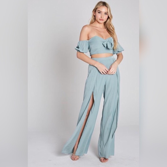 LYNETTE SET - Picture 2 of 4